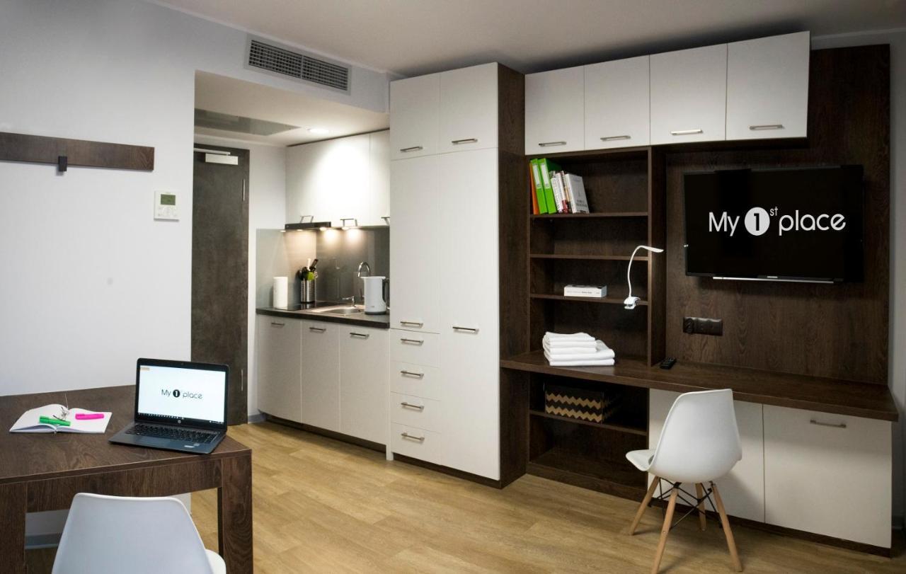 My 1St Place Poznan Aparthotel Kültér fotó